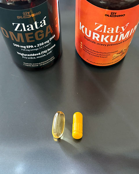 Kapsle Zlaté Omegy 3 a kapsle Zlatého Kurkuminu